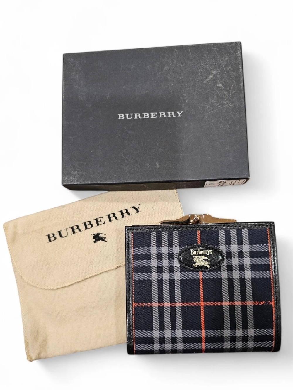 Burberrys Vintage Collectible Mini Wallet With Kisslock - Navy Nova Check - Picture 8 of 8